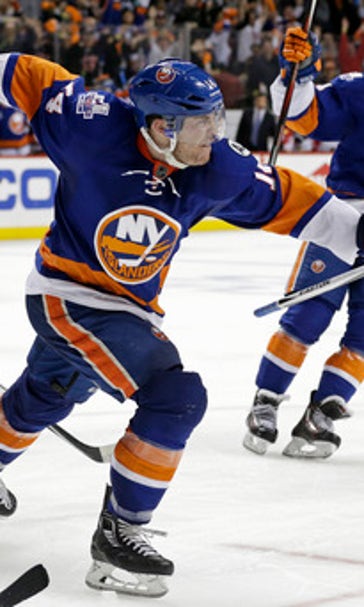 Hickey scores in OT to lift Islanders past Panthers 4-3
